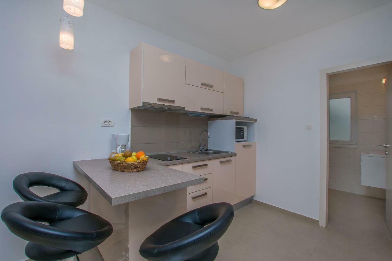 Apartments Villa Aquamarine Duće Buitenkant foto