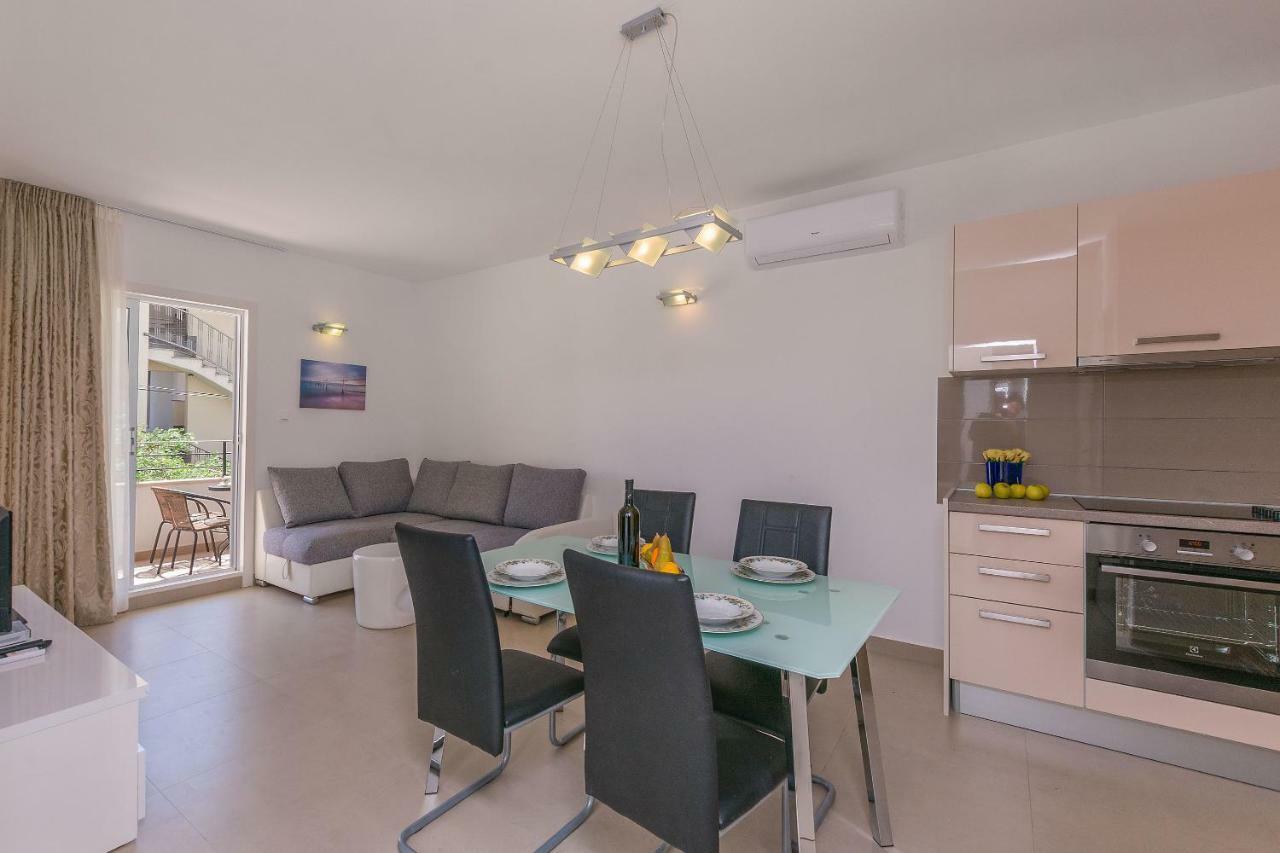 Apartments Villa Aquamarine Duće Buitenkant foto