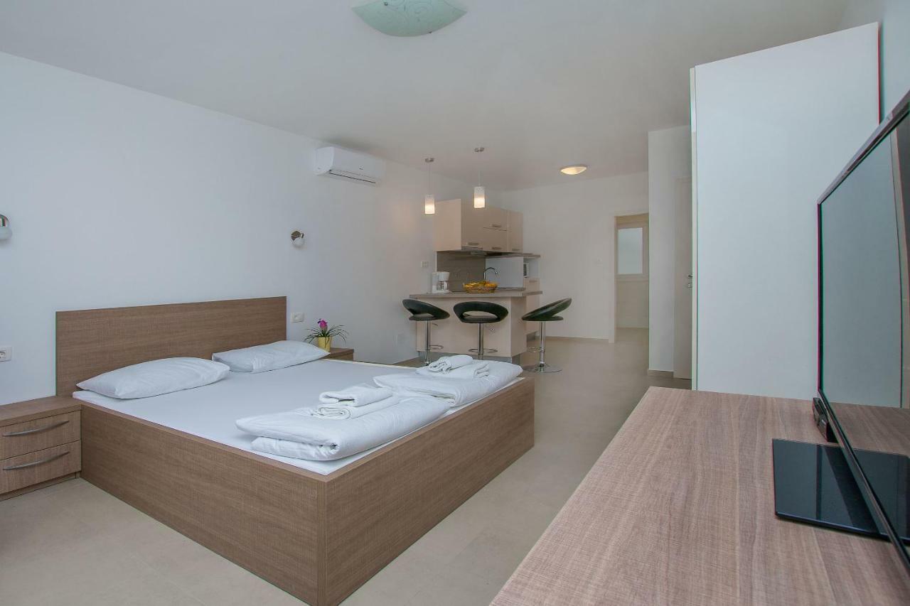 Apartments Villa Aquamarine Duće Buitenkant foto