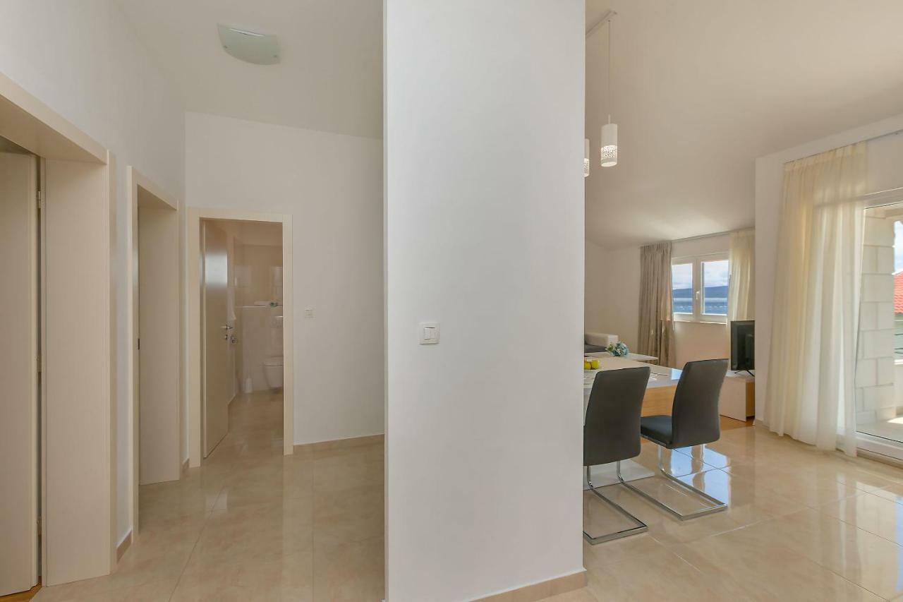 Apartments Villa Aquamarine Duće Buitenkant foto